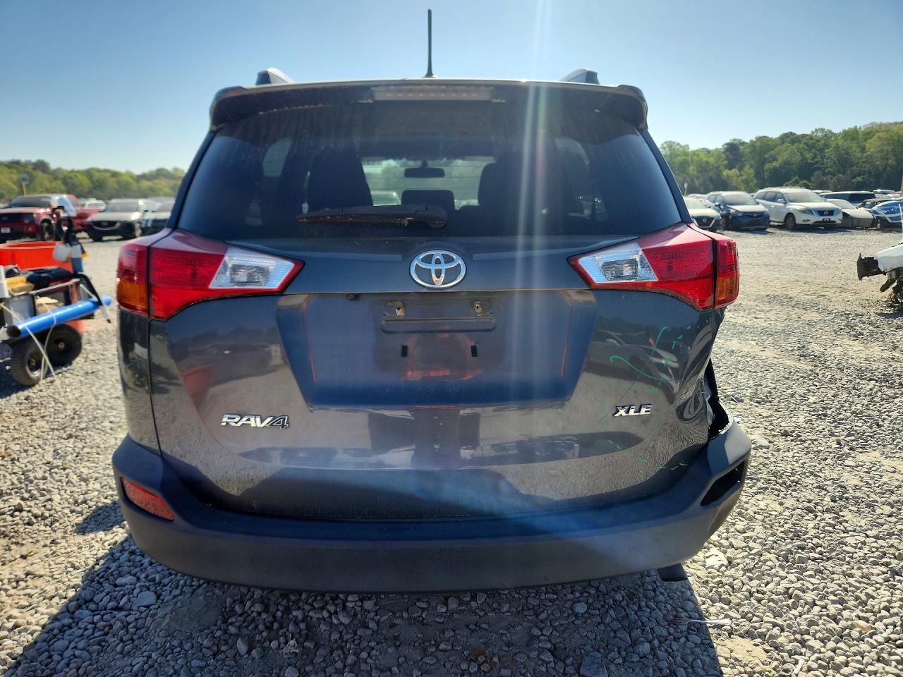 2014 TOYOTA RAV4 XLE photo 16