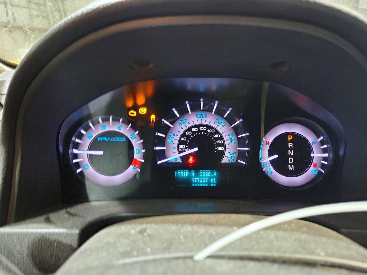 2010 MERCURY MILAN PREMIER photo 9