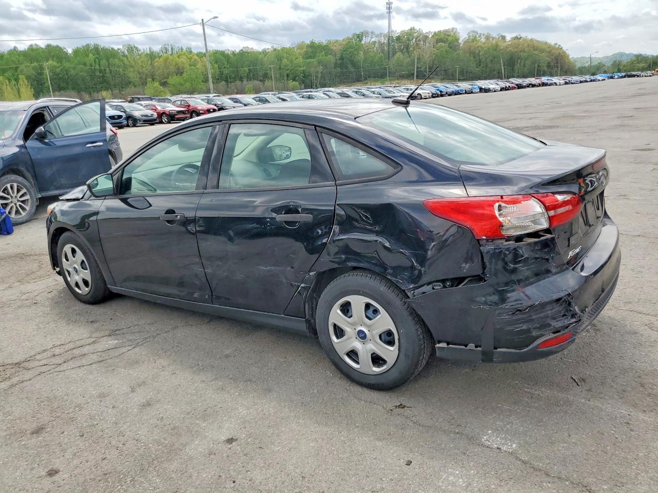 2017 FORD FOCUS S photo 2