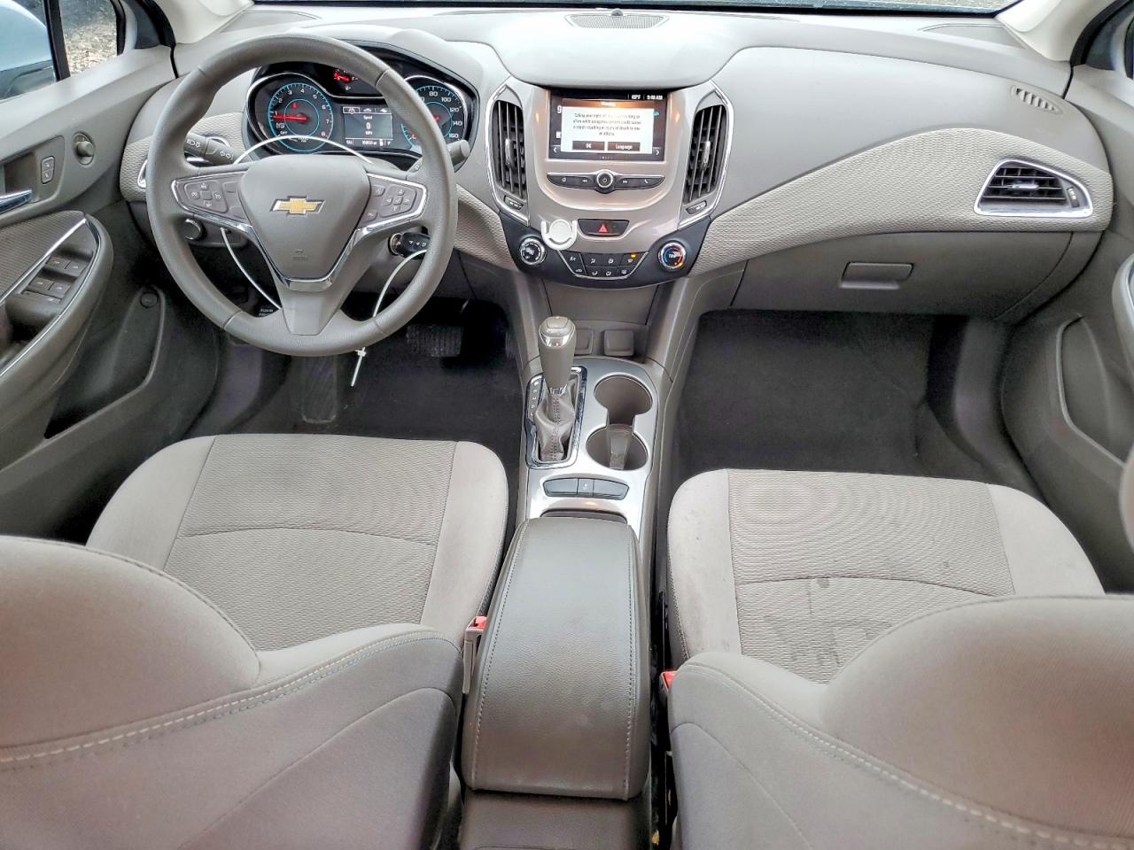 2017 CHEVROLET CRUZE LT photo 8