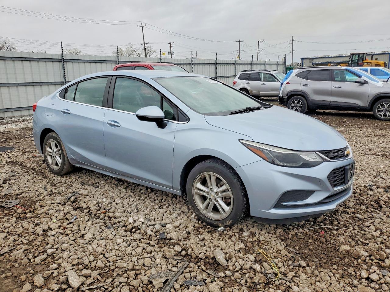 2017 CHEVROLET CRUZE LT photo 4