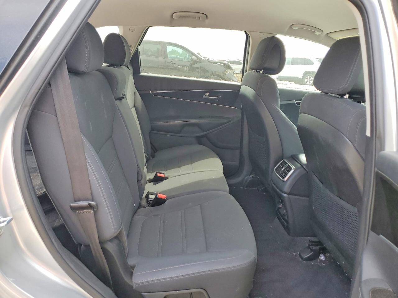 2016 KIA SORENTO LX photo 21