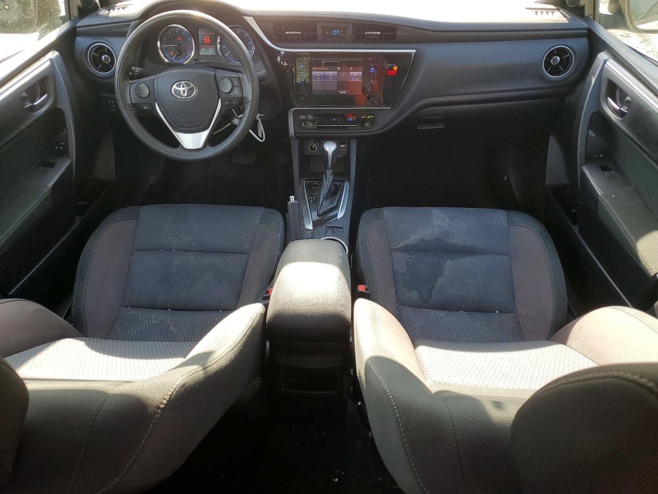 2019 TOYOTA COROLLA LE photo 8