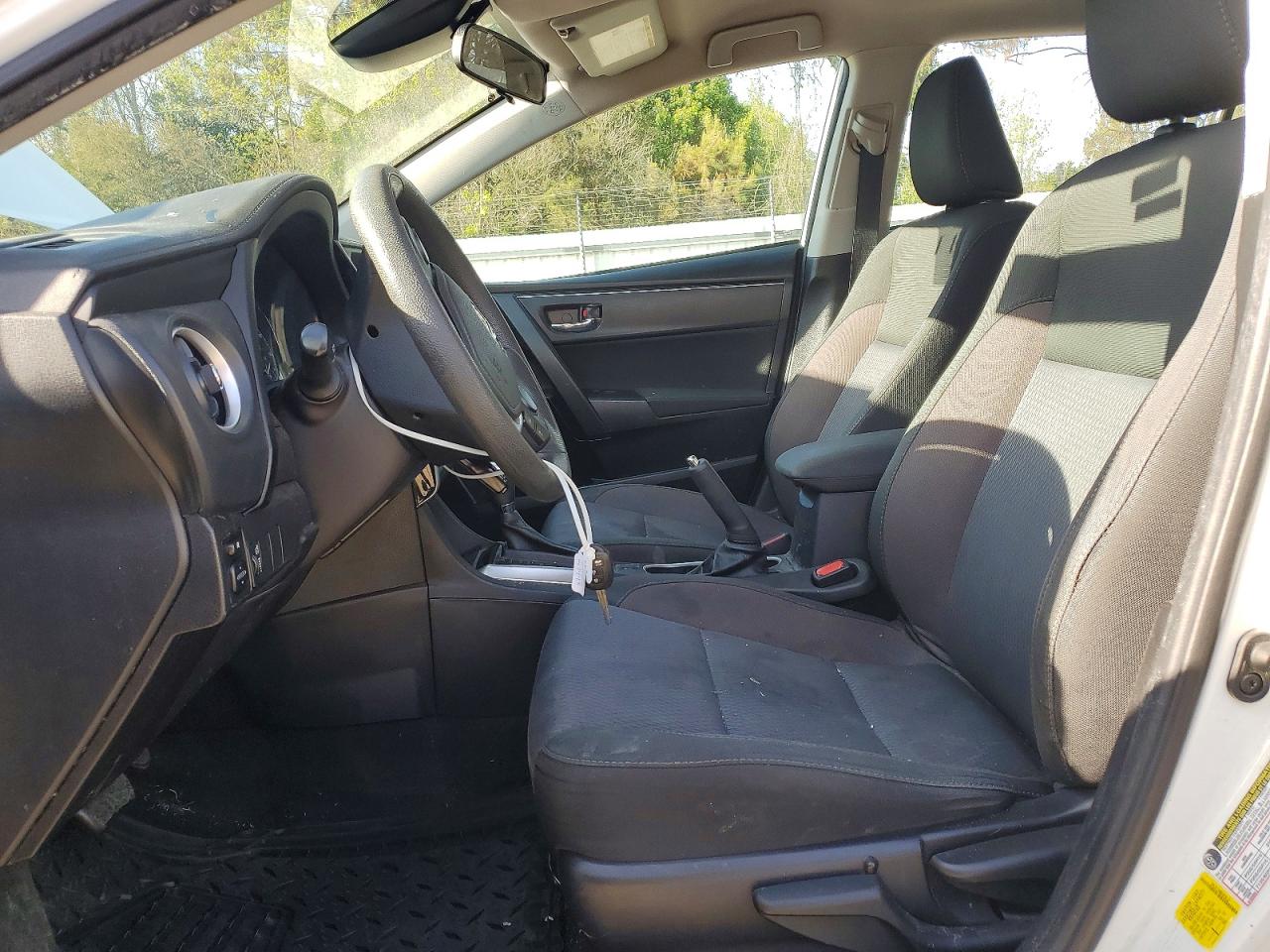 2019 TOYOTA COROLLA LE photo 7