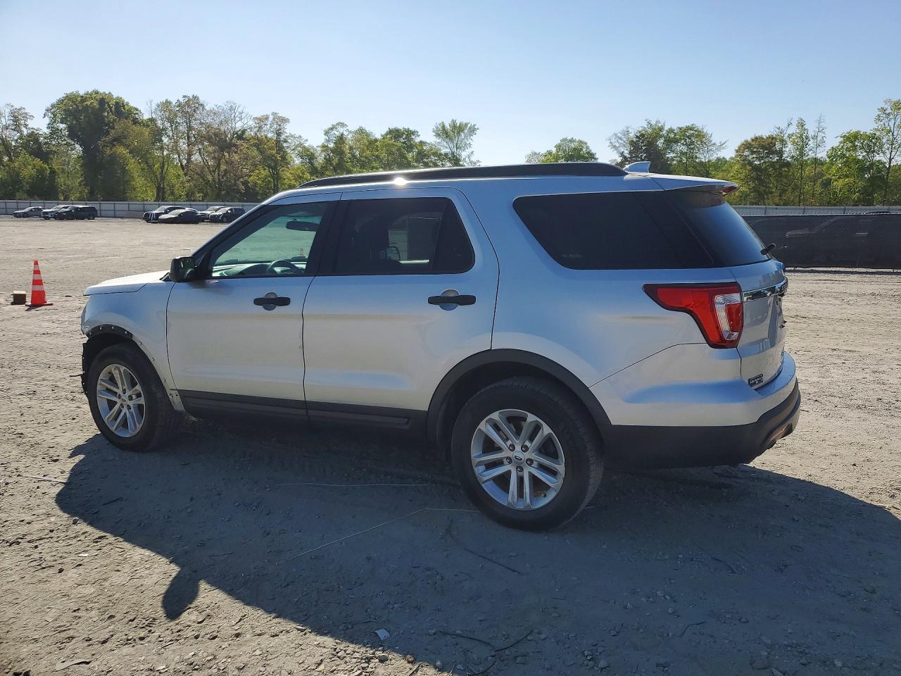 2016 FORD EXPLORER photo 4