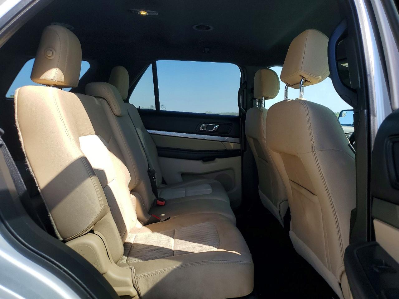 2016 FORD EXPLORER photo 31