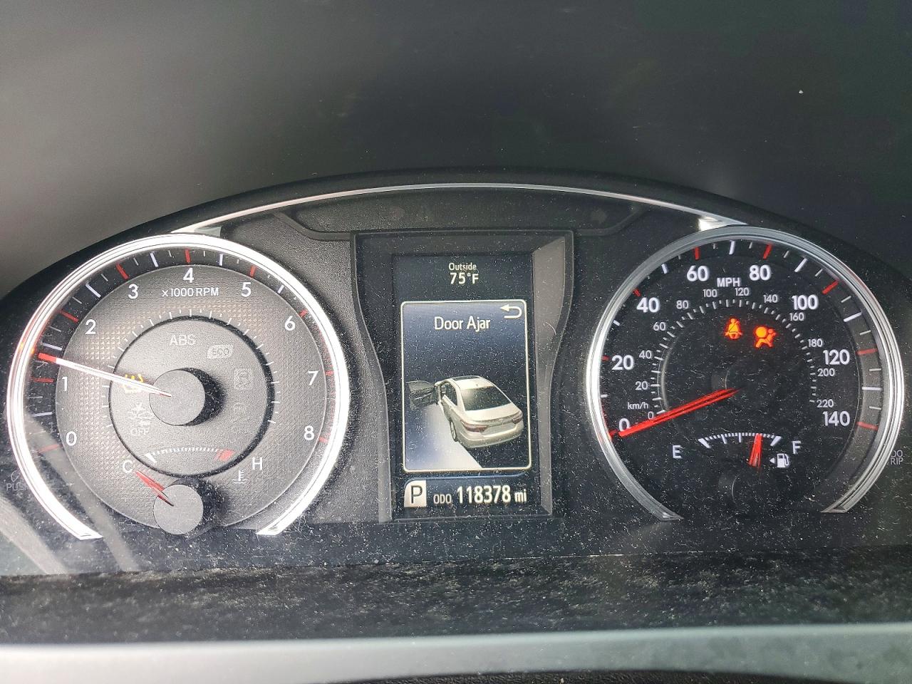2017 TOYOTA CAMRY SE photo 17