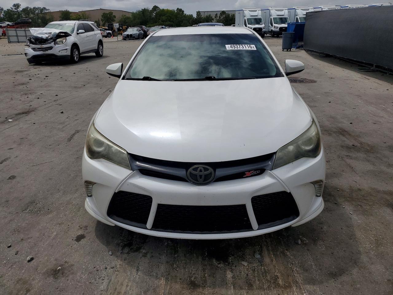 2017 TOYOTA CAMRY SE photo 9