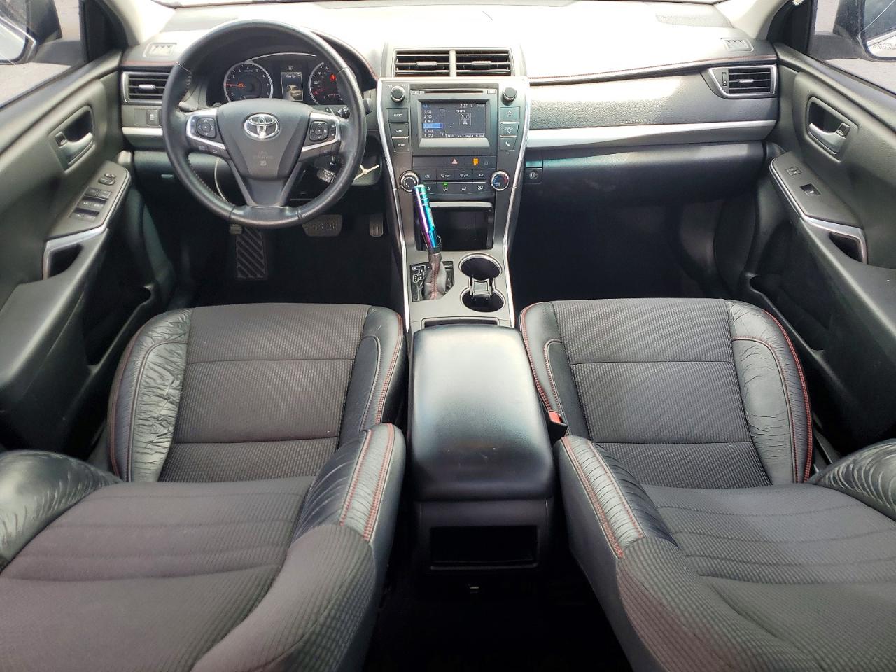 2017 TOYOTA CAMRY SE photo 15