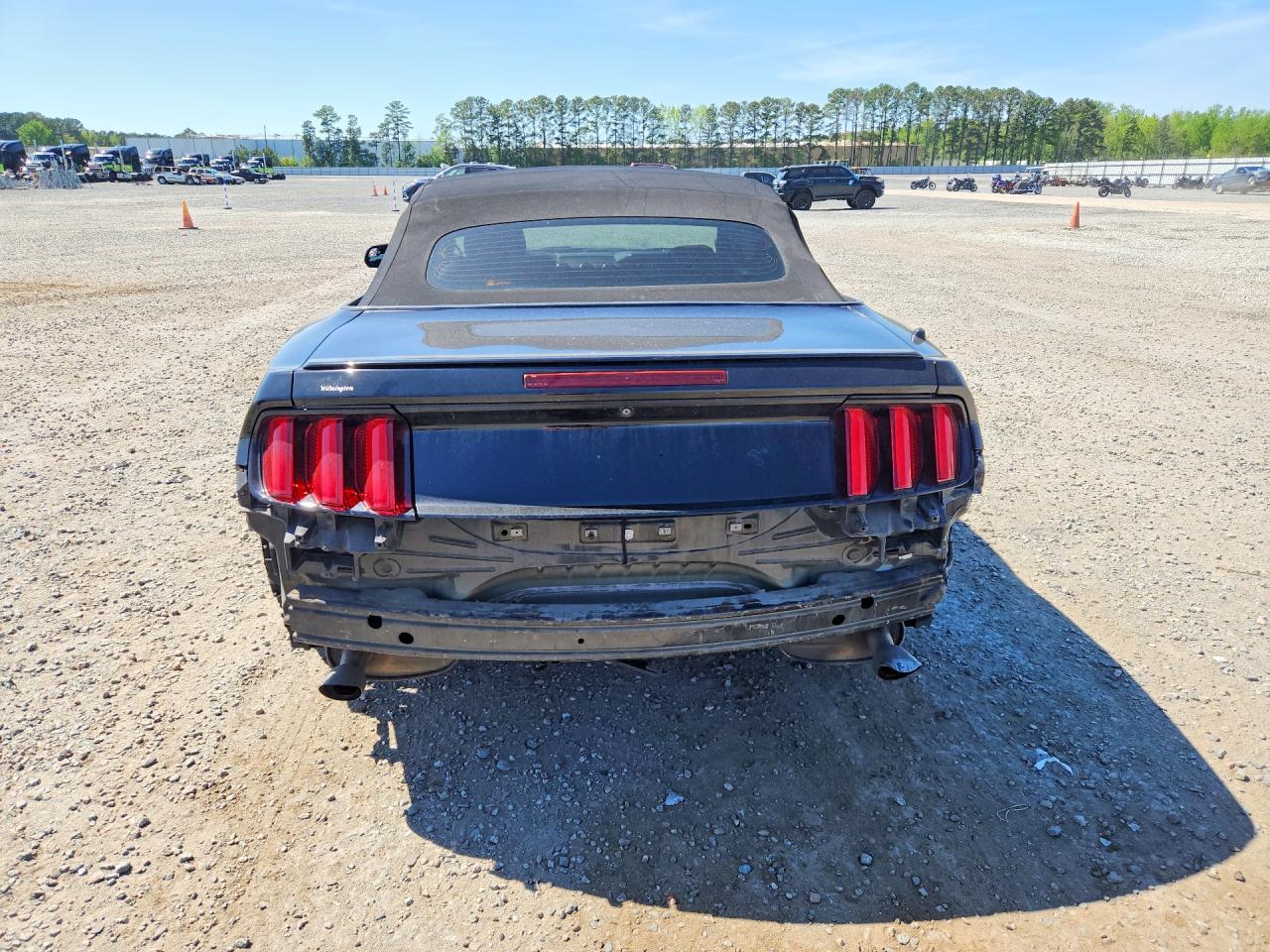 2017 FORD MUSTANG photo 11