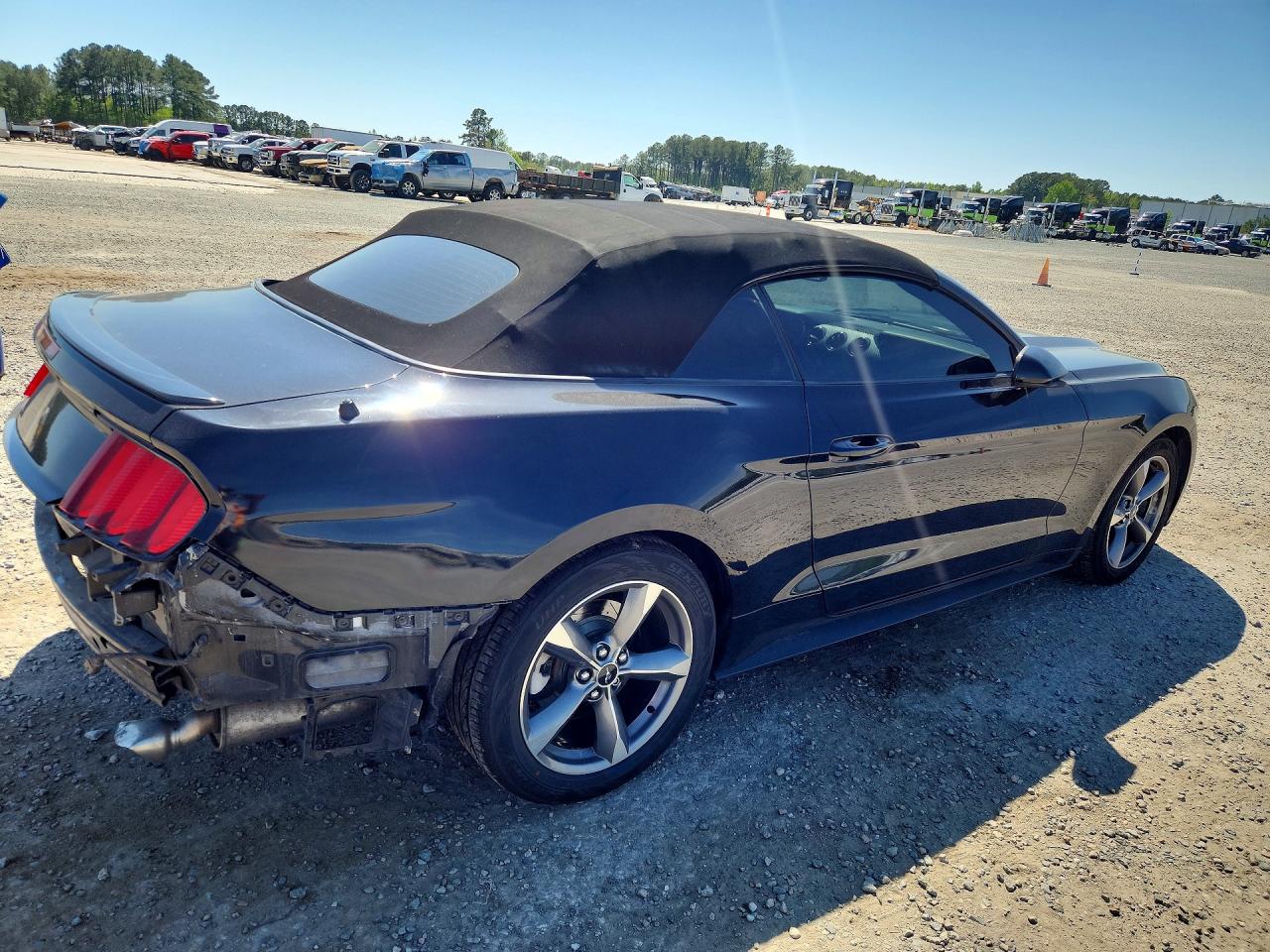 2017 FORD MUSTANG photo 5