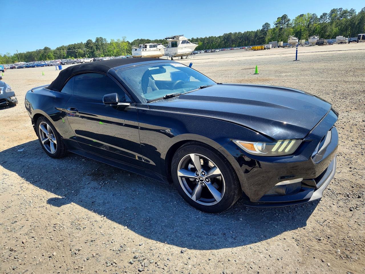2017 FORD MUSTANG photo 7