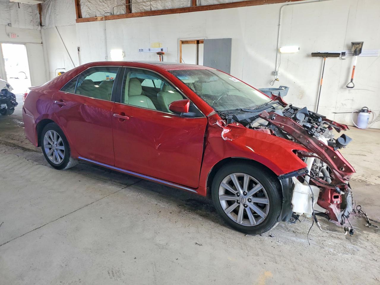 2012 TOYOTA CAMRY XLE photo 7