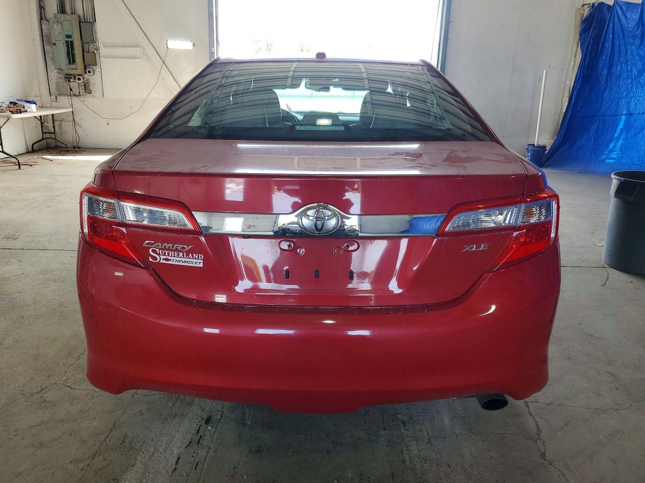 2012 TOYOTA CAMRY XLE photo 11