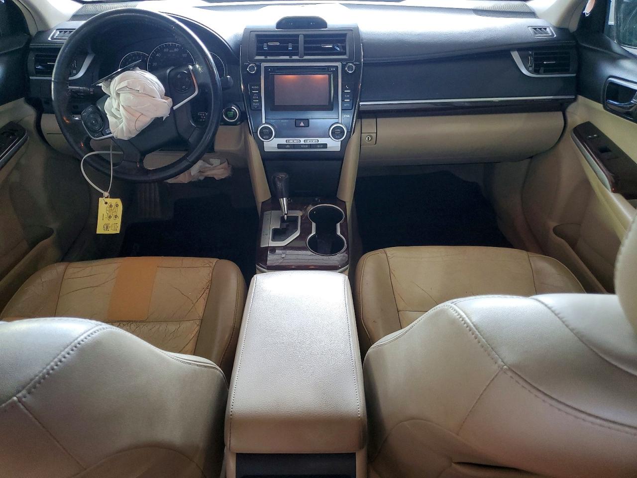 2012 TOYOTA CAMRY XLE photo 15