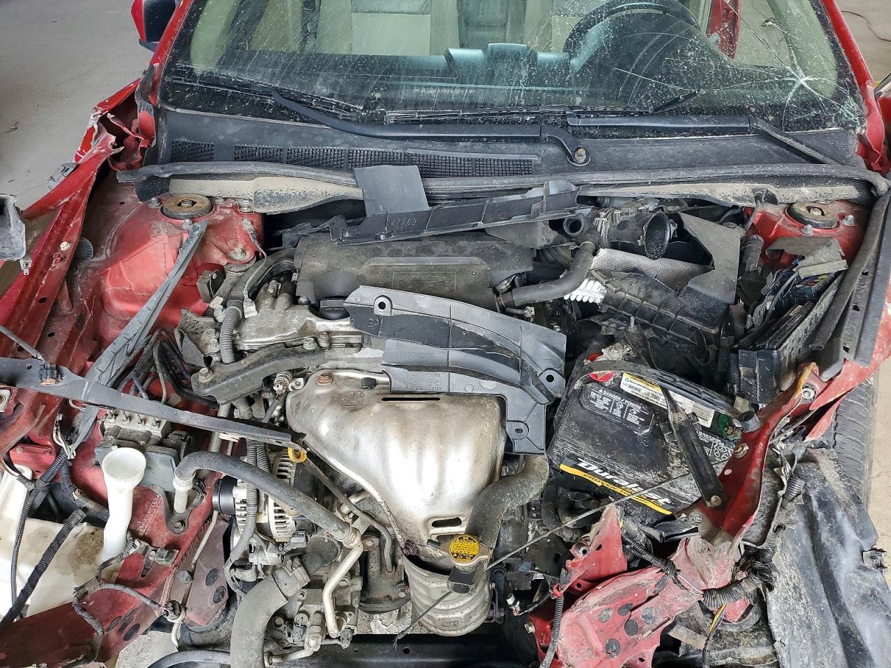 2012 TOYOTA CAMRY XLE photo 21