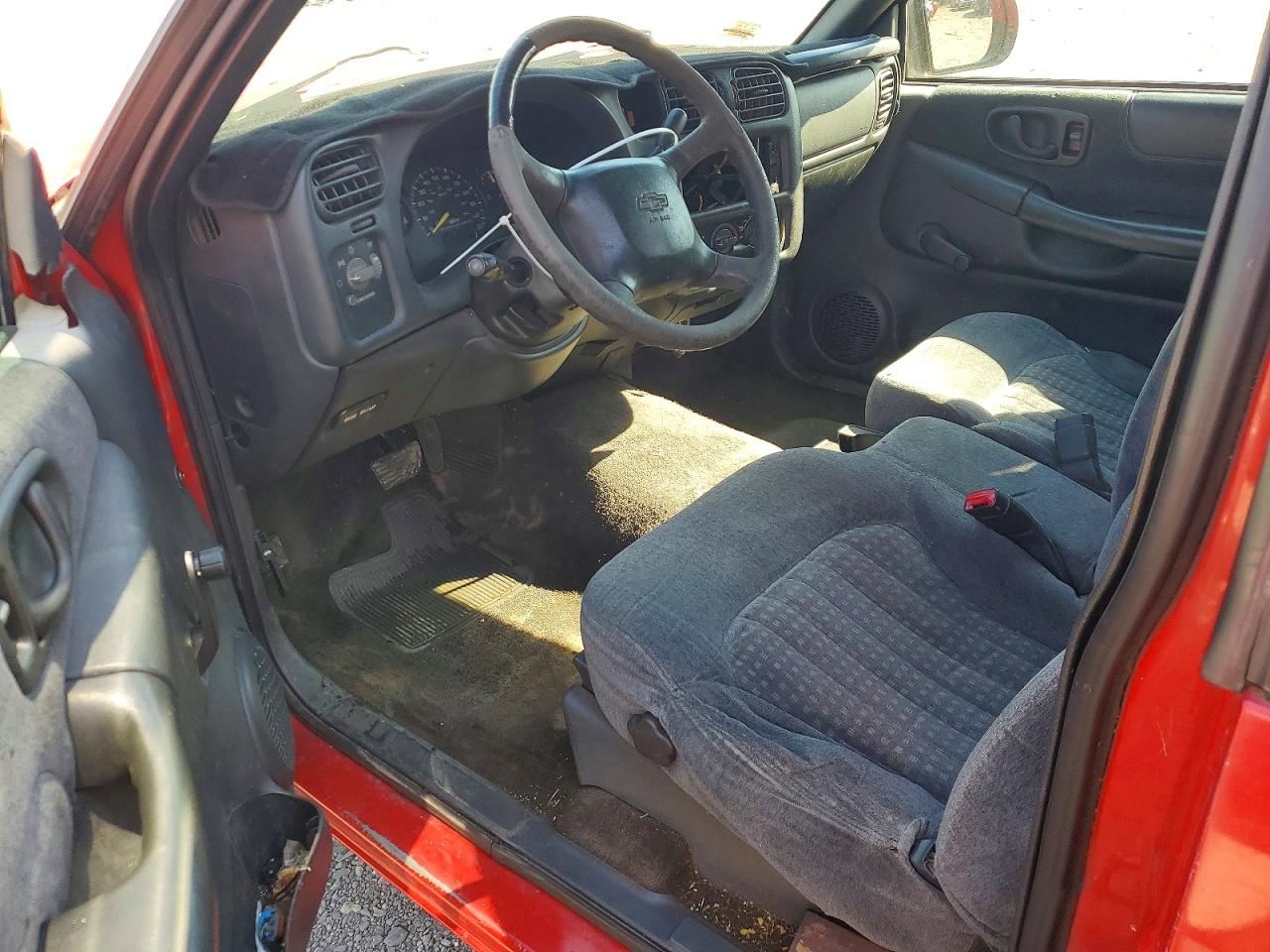 1999 CHEVROLET S TRUCK S10 photo 22