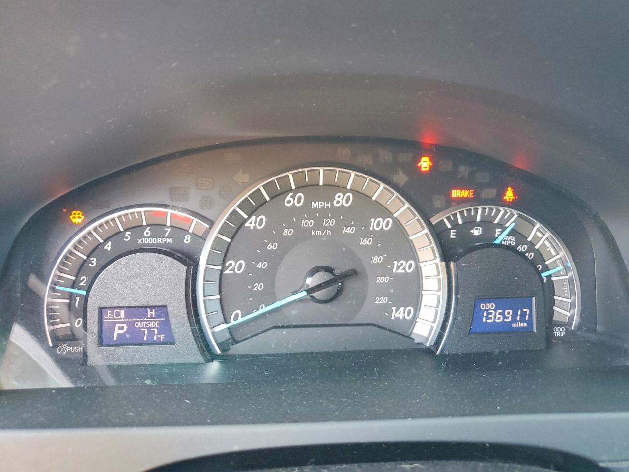 2014 TOYOTA CAMRY SE photo 17