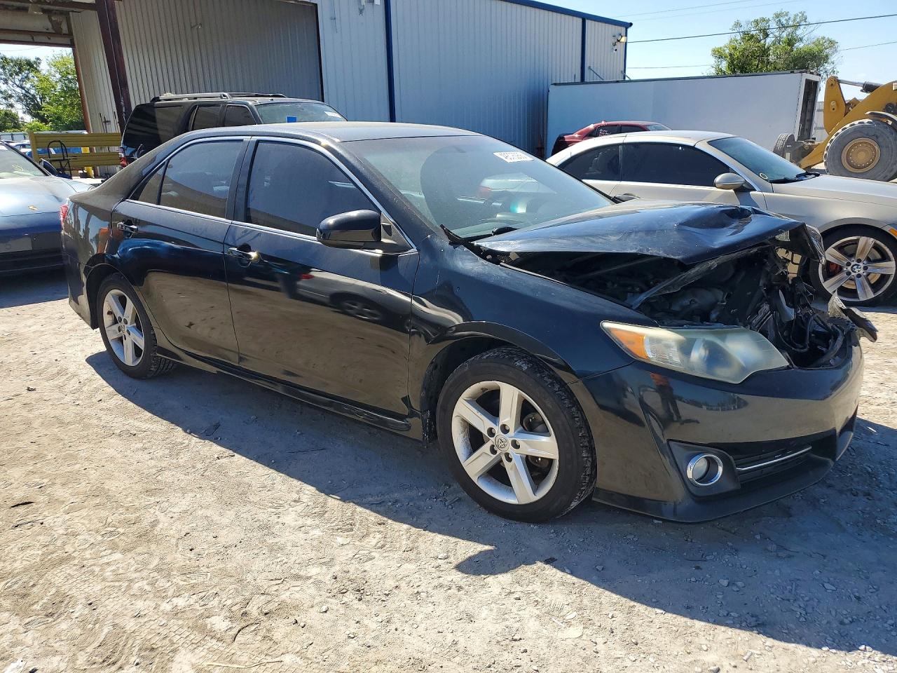2014 TOYOTA CAMRY SE photo 7
