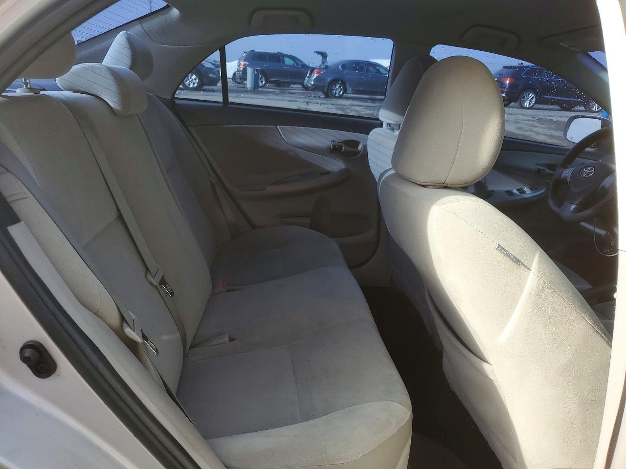 2012 TOYOTA COROLLA LE photo 19