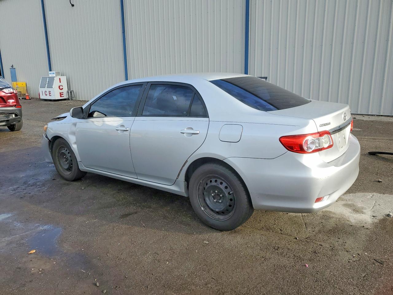 2012 TOYOTA COROLLA LE photo 3