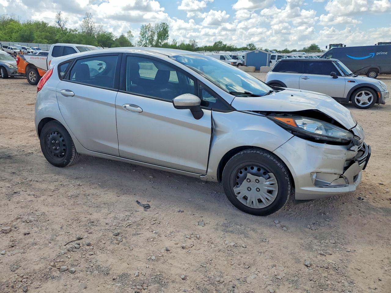 2015 FORD FIESTA S photo 10