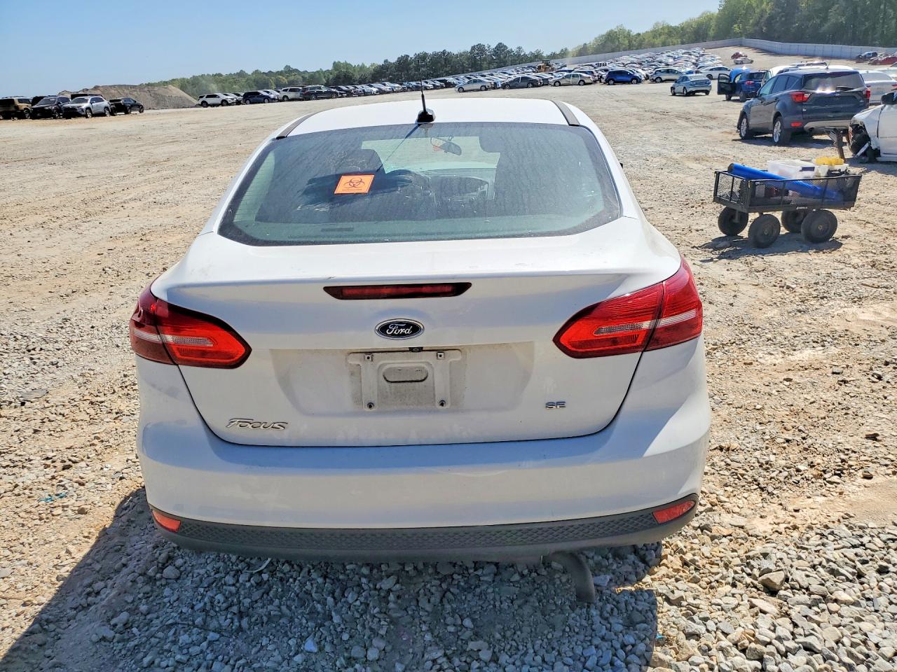 2018 FORD FOCUS SE photo 16