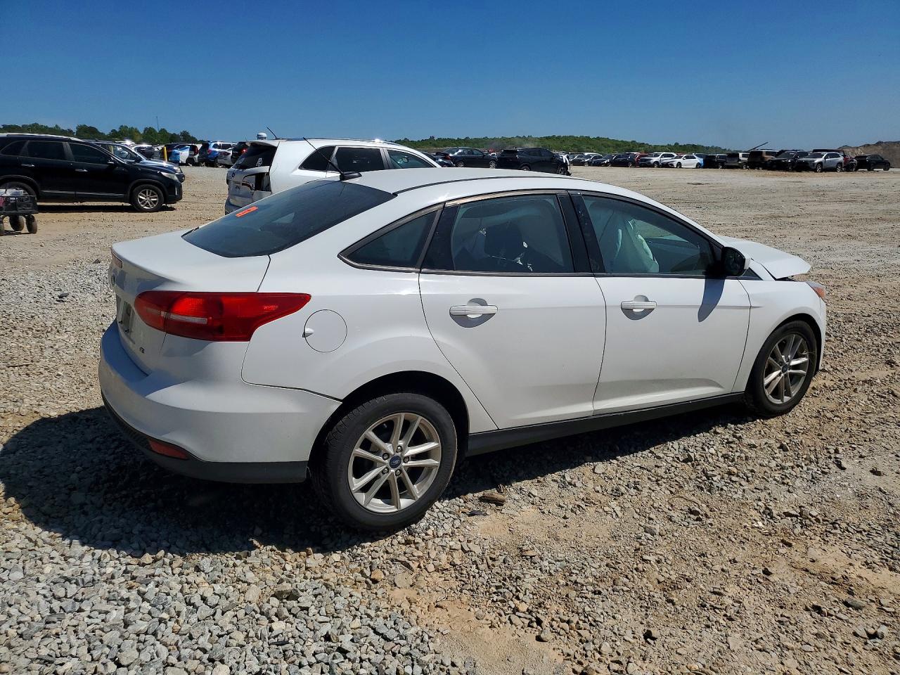 2018 FORD FOCUS SE photo 7