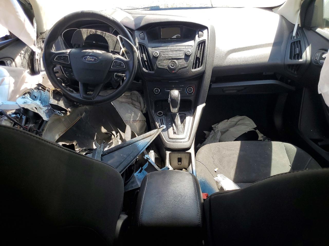 2018 FORD FOCUS SE photo 22