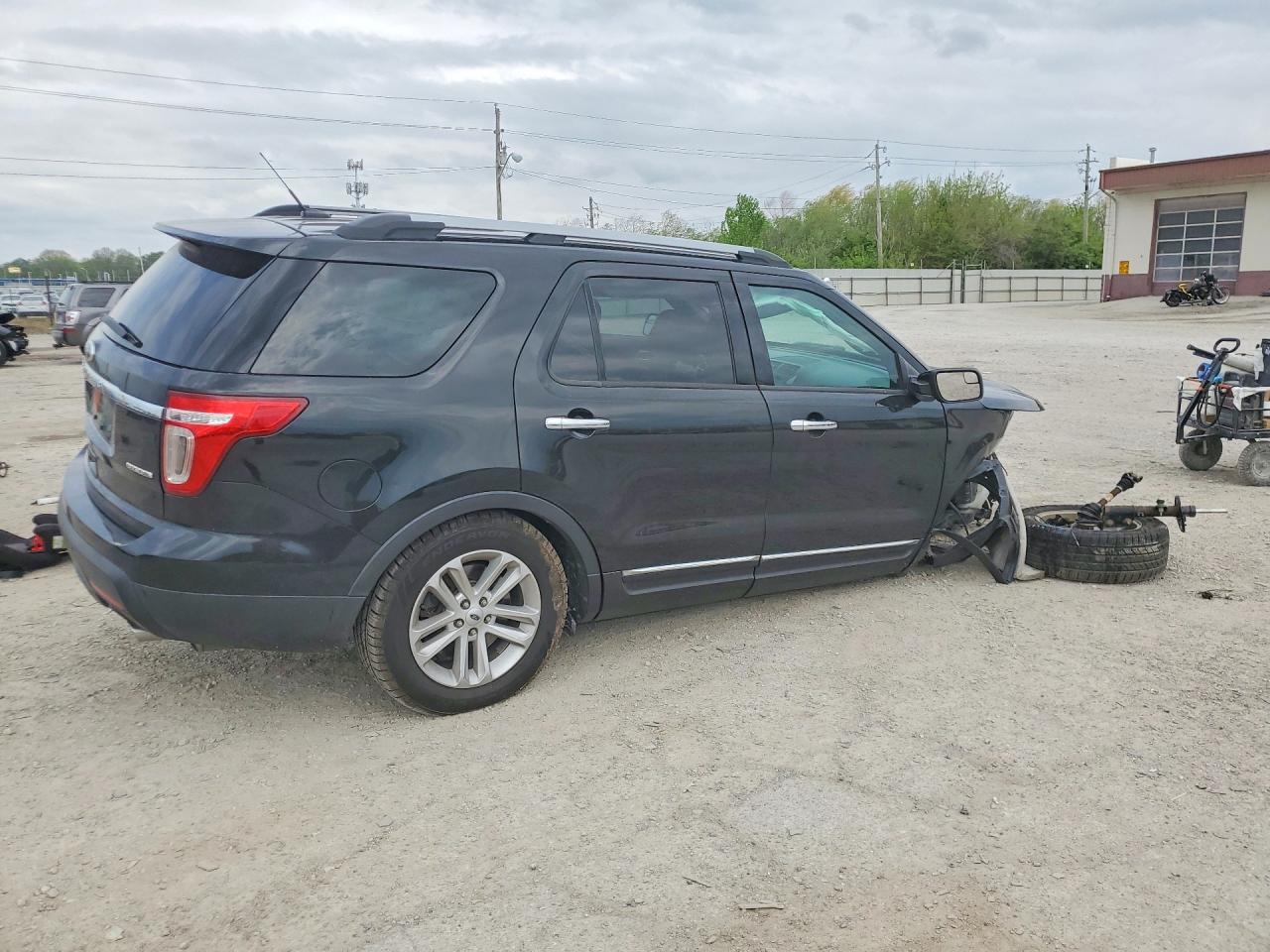 2014 FORD EXPLORER XLT photo 5