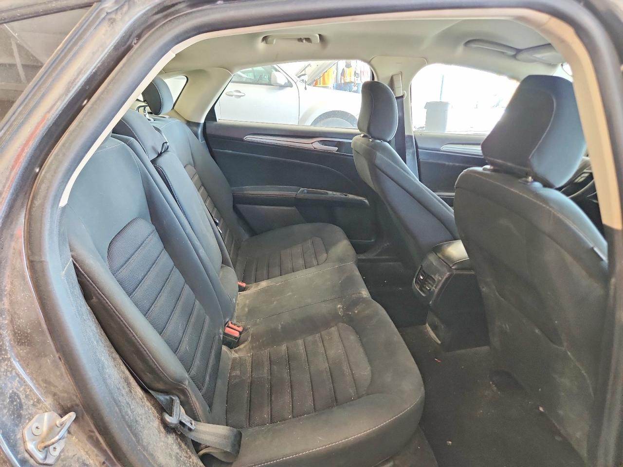 2020 FORD FUSION SE photo 19