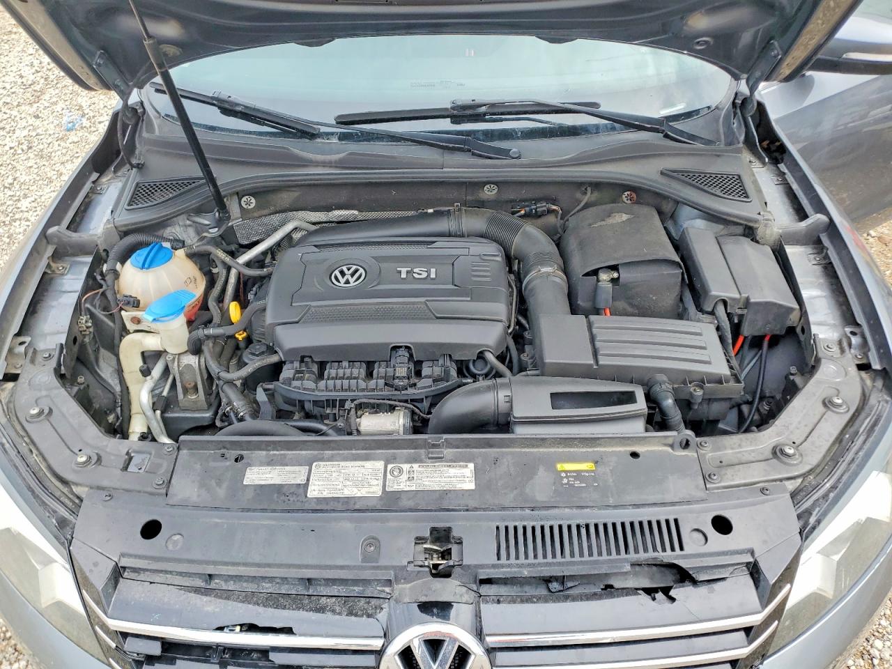 2015 VOLKSWAGEN PASSAT S photo 11