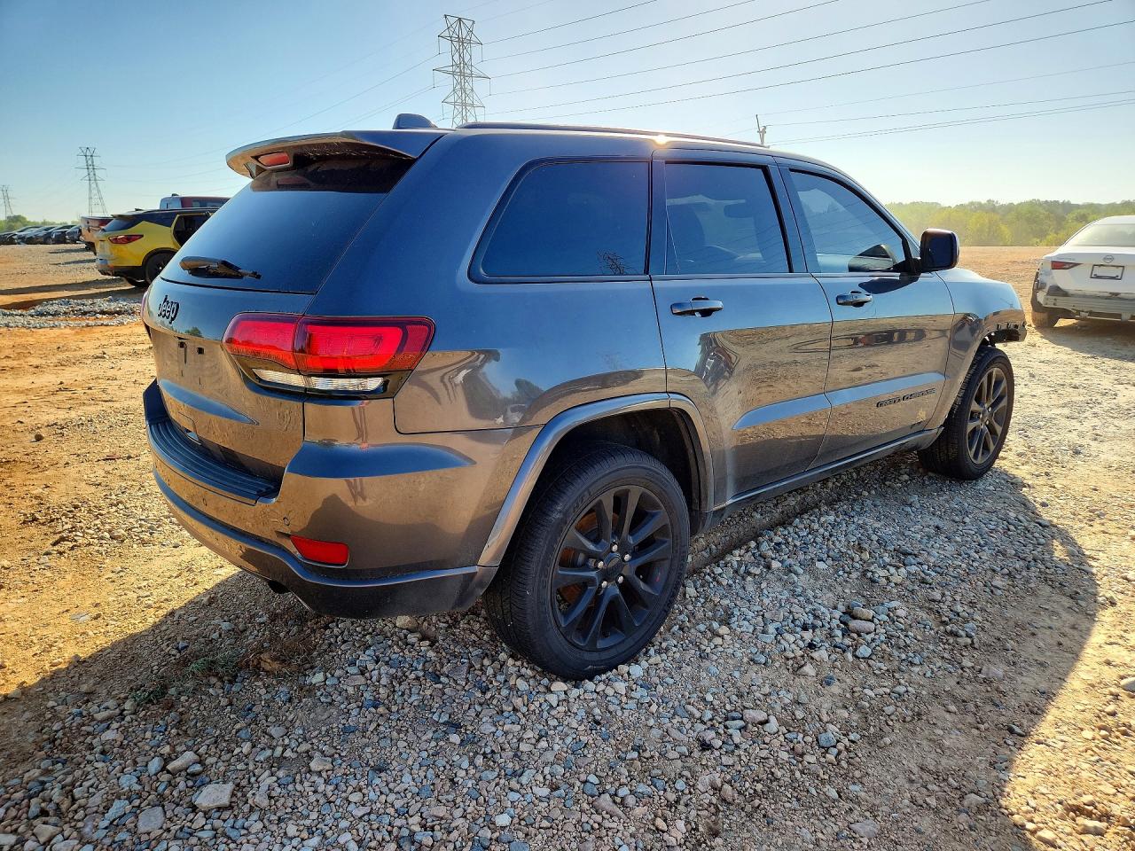 2018 JEEP GRAND CHEROKEE LAREDO photo 5