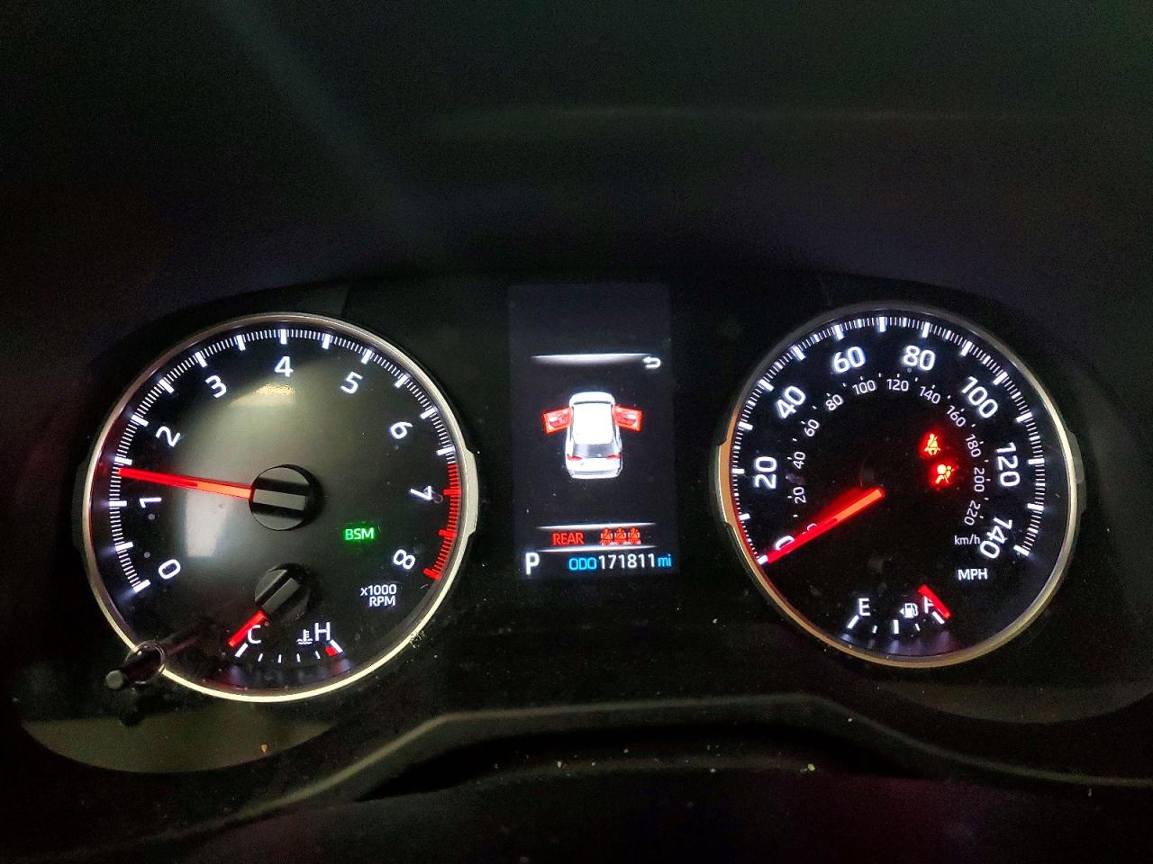 2021 TOYOTA RAV4 XLE photo 25