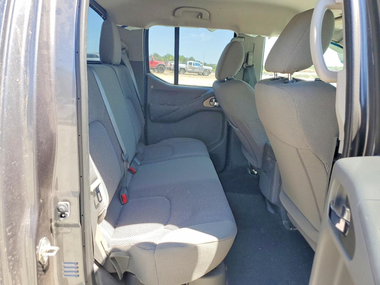 2018 NISSAN FRONTIER SV photo 28