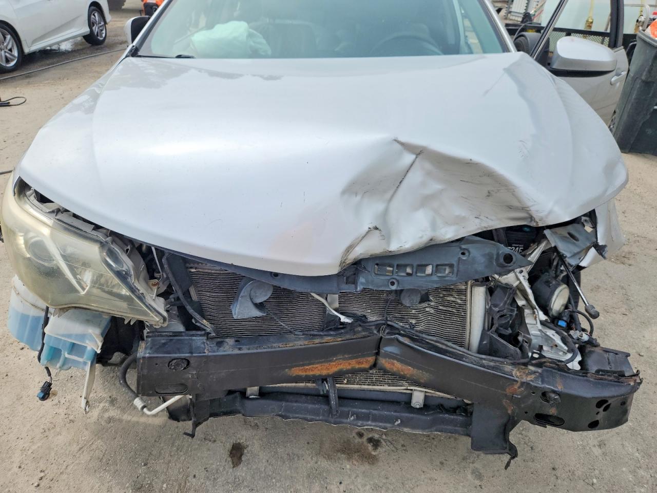 2014 TOYOTA CAMRY SE photo 11