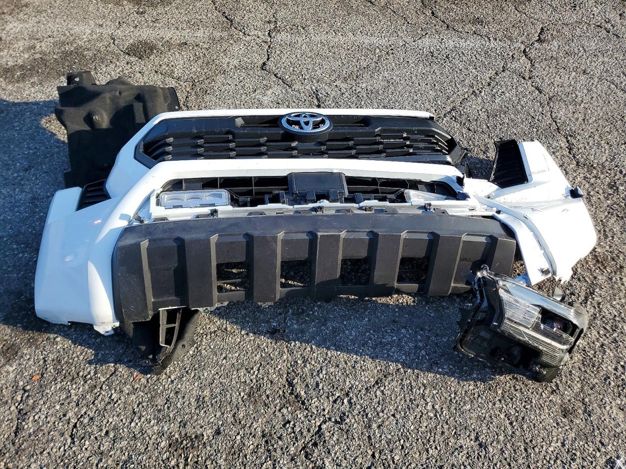 2025 TOYOTA TACOMA TRD SPORT photo 12