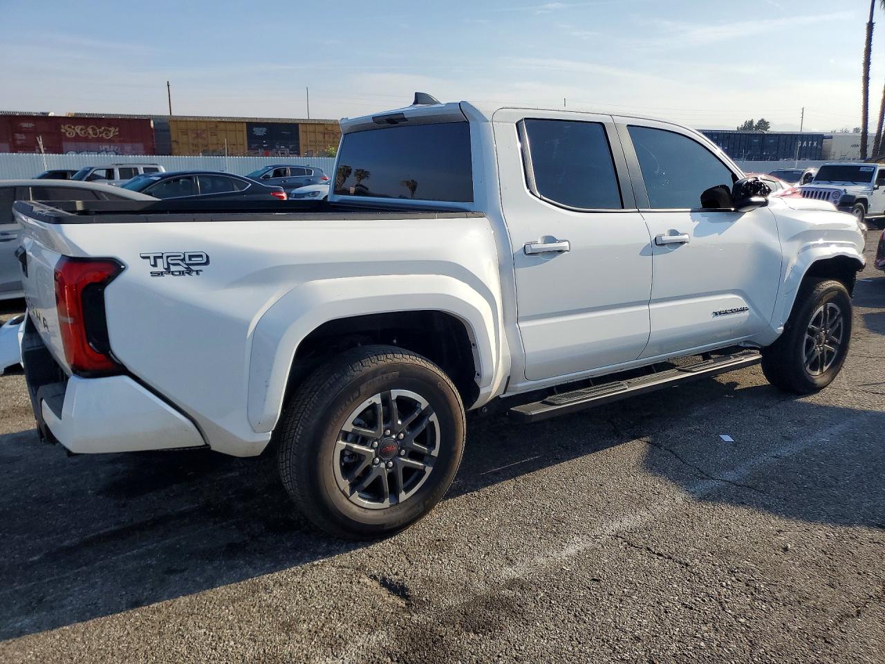 2025 TOYOTA TACOMA TRD SPORT photo 3