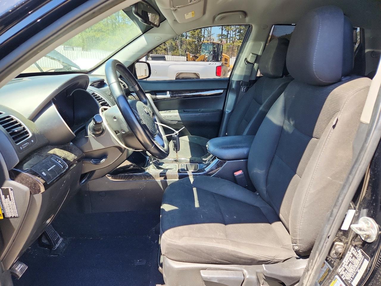 2014 KIA SORENTO LX photo 19