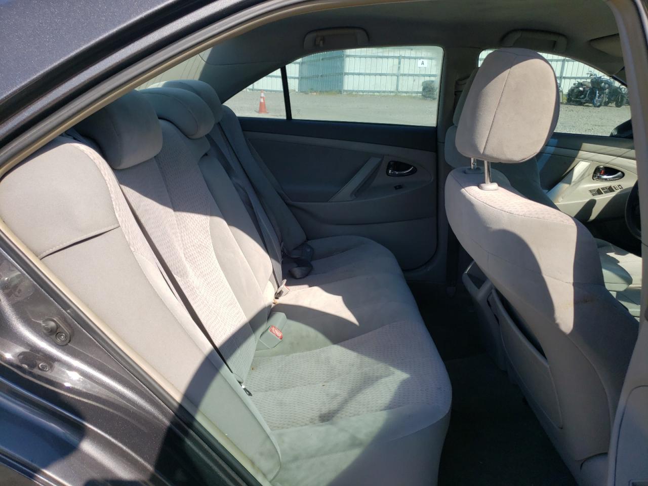 2011 TOYOTA CAMRY BASE photo 19