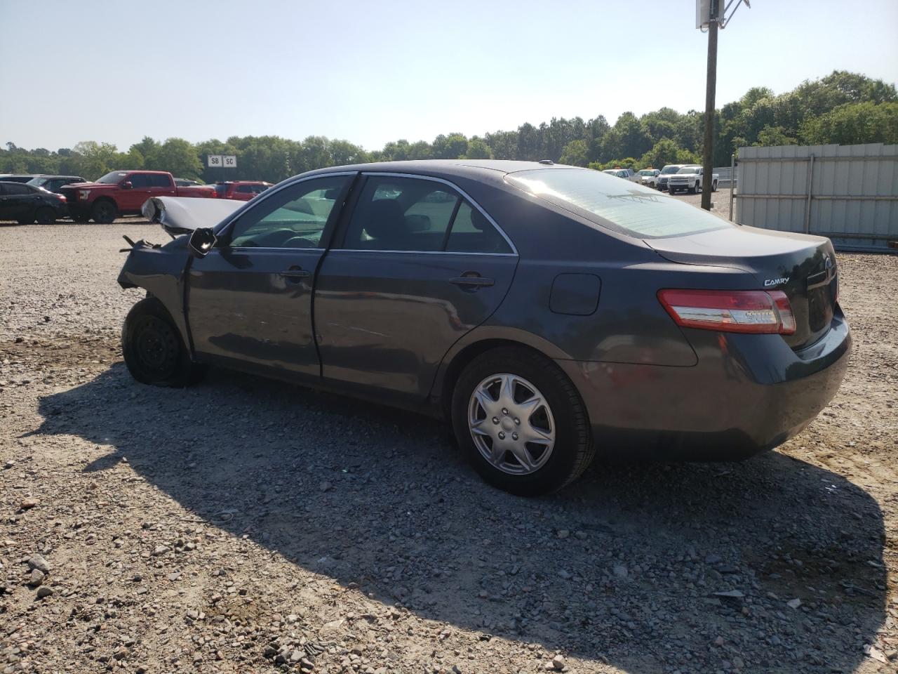 2011 TOYOTA CAMRY BASE photo 3