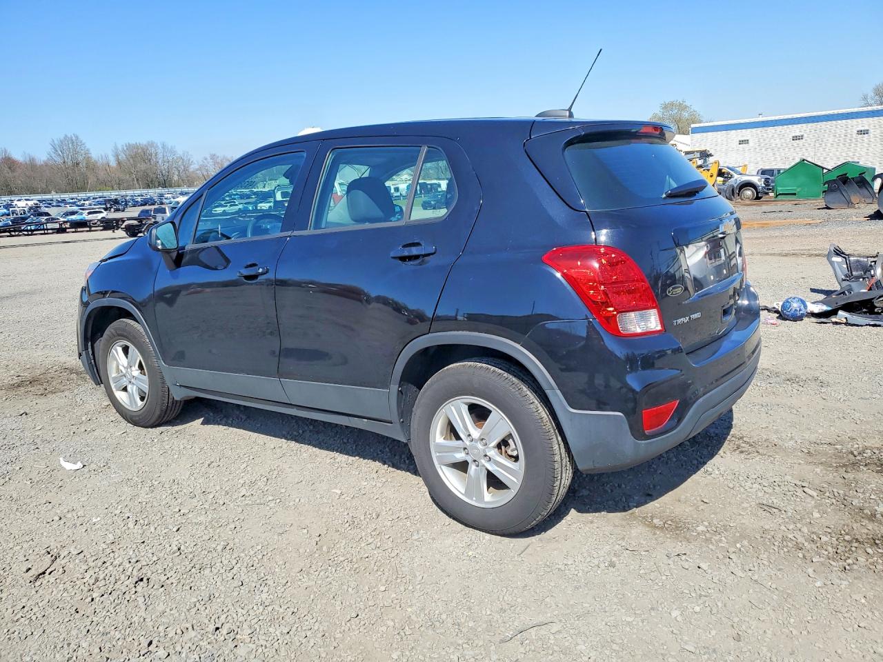 2019 CHEVROLET TRAX LS photo 3