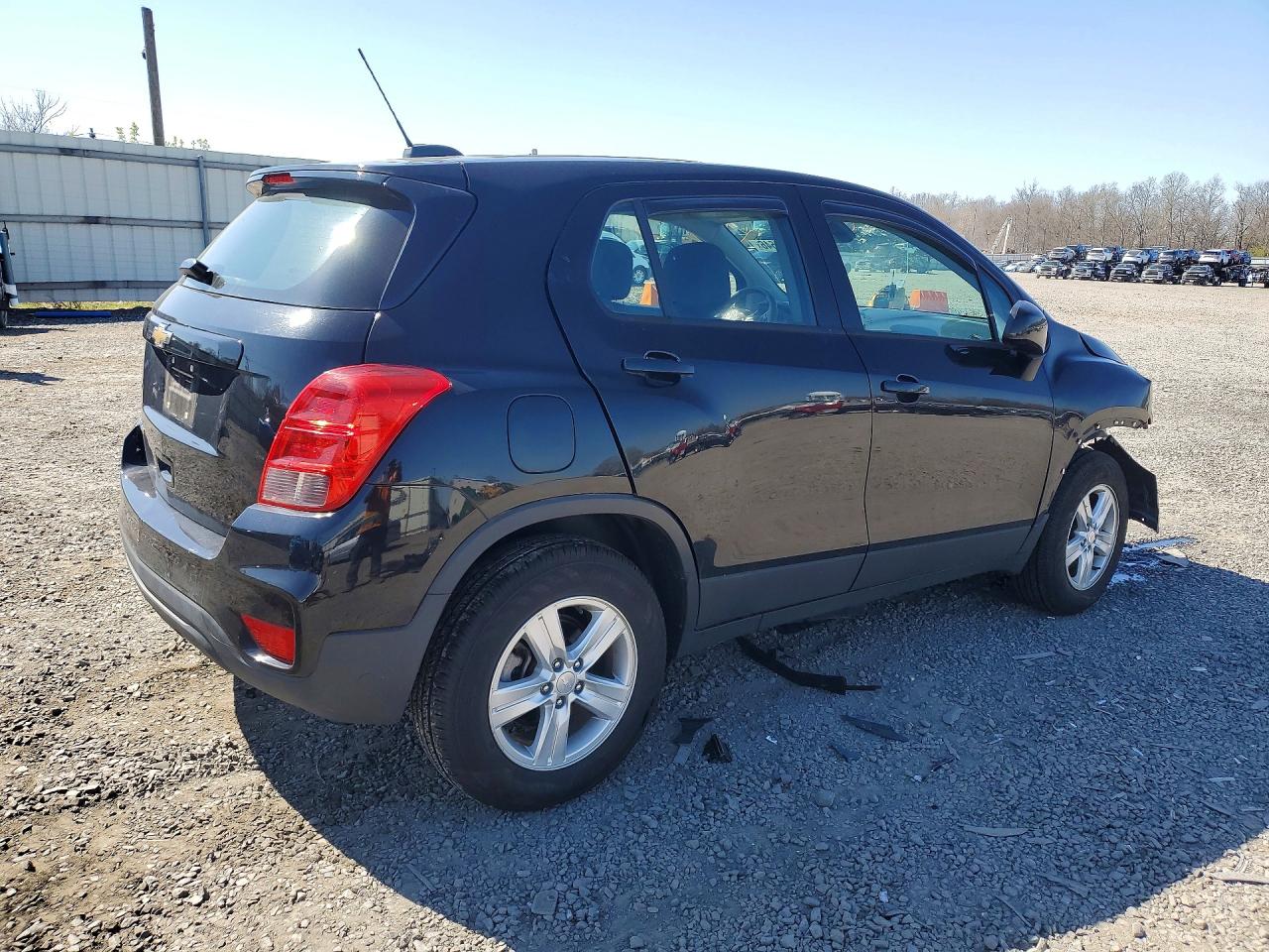 2019 CHEVROLET TRAX LS photo 5