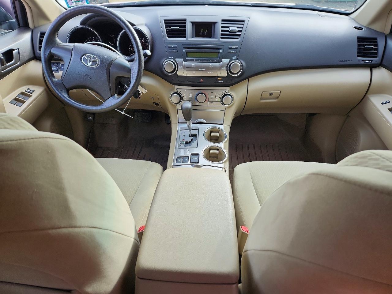 2010 TOYOTA HIGHLANDER BASE photo 22