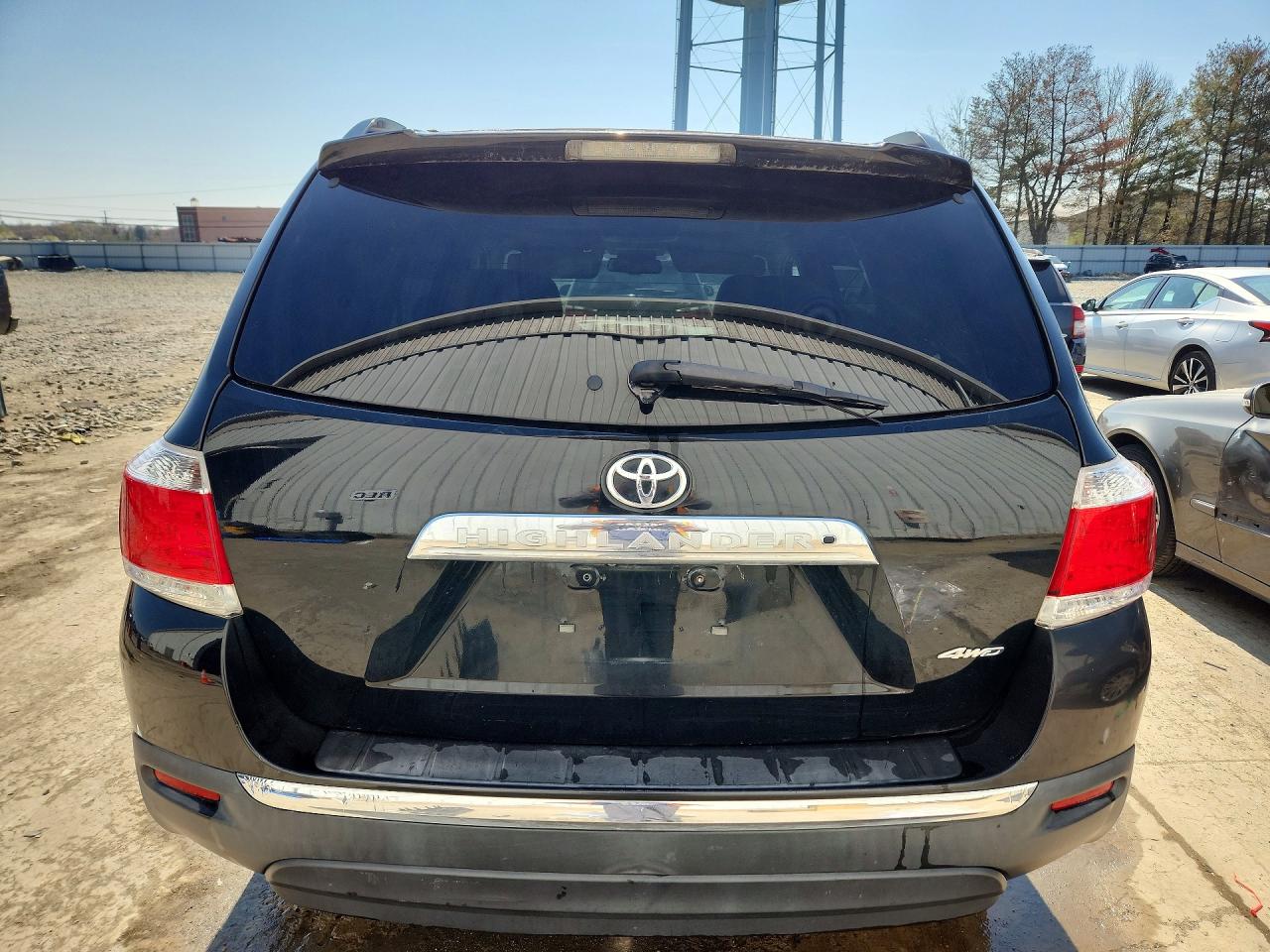2012 TOYOTA HIGHLANDER SE photo 11