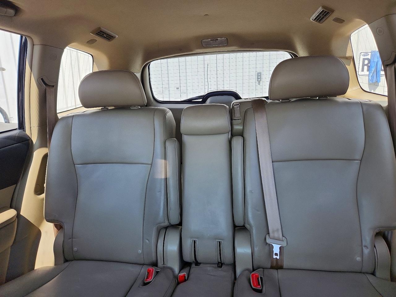 2012 TOYOTA HIGHLANDER SE photo 19