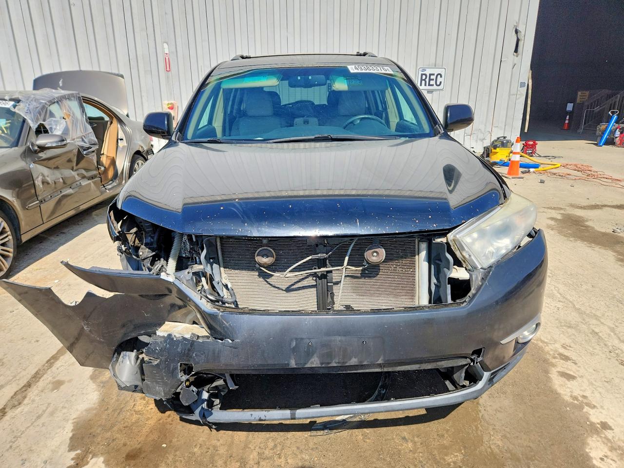 2012 TOYOTA HIGHLANDER SE photo 9