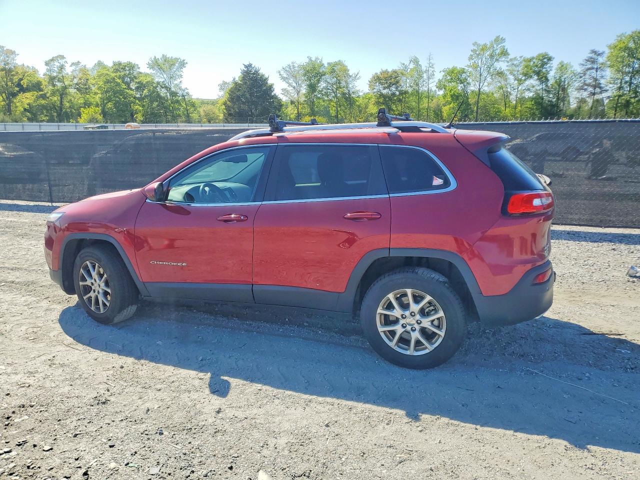 2015 JEEP CHEROKEE LATITUDE photo 2
