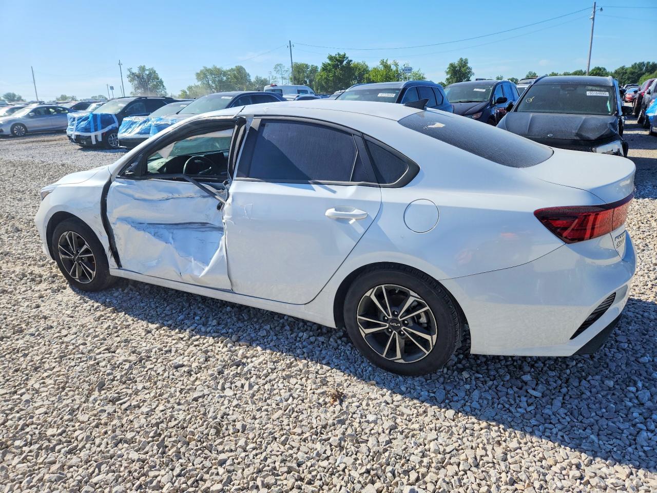 2024 KIA FORTE LXS photo 3