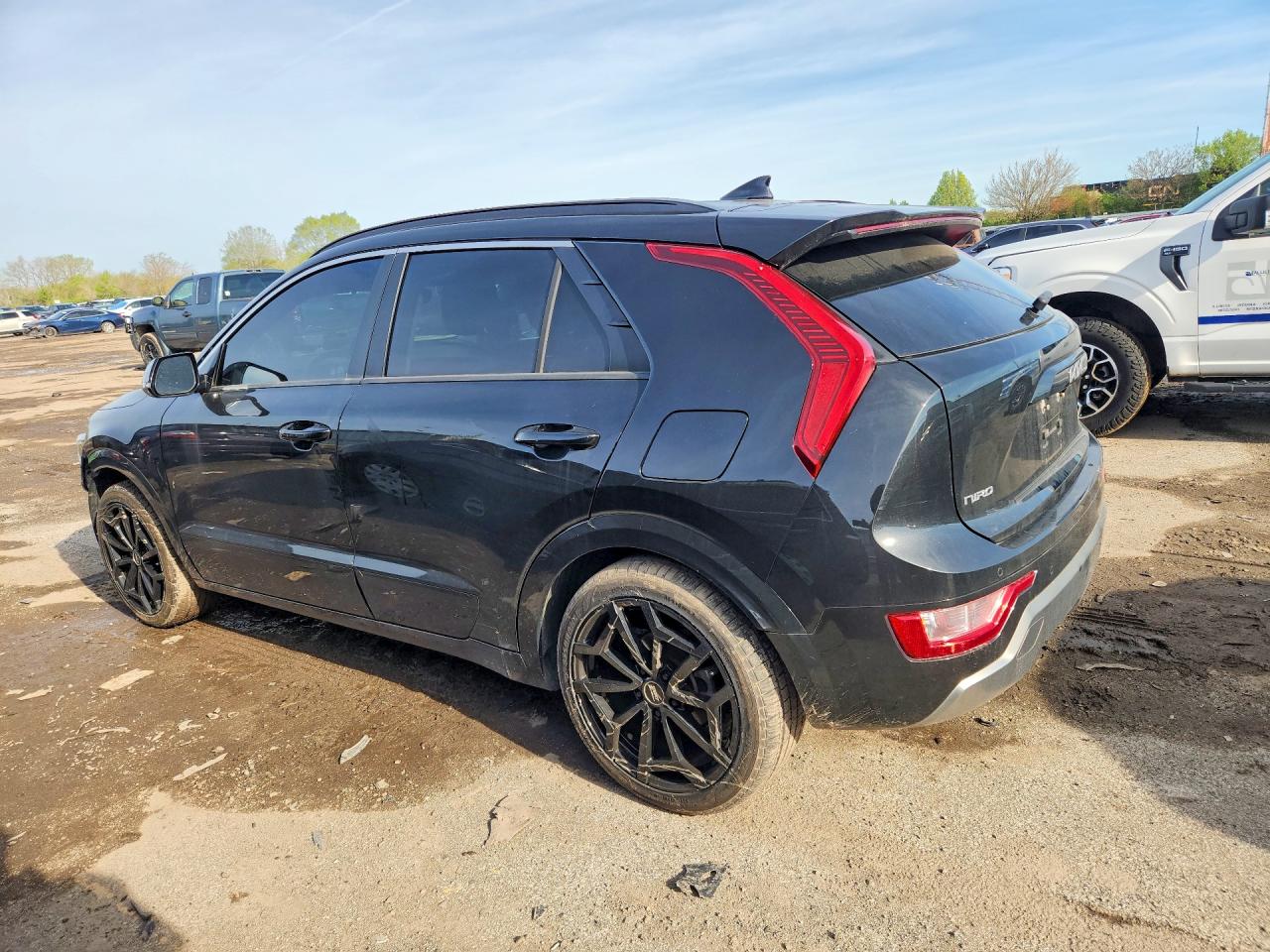 2023 KIA NIRO EX photo 3